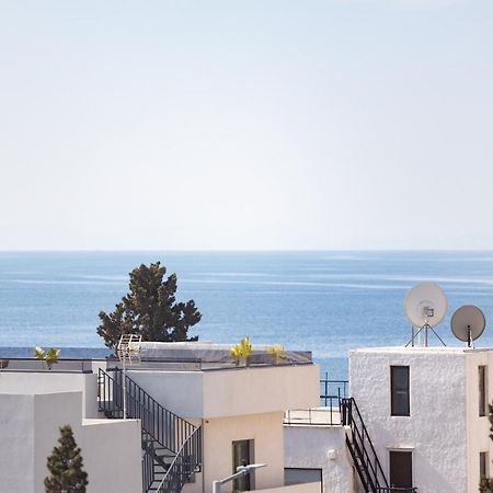 Luxurious 3-Bedroom Seaside Retreat Fully Renovated In 2025 Athén Kültér fotó