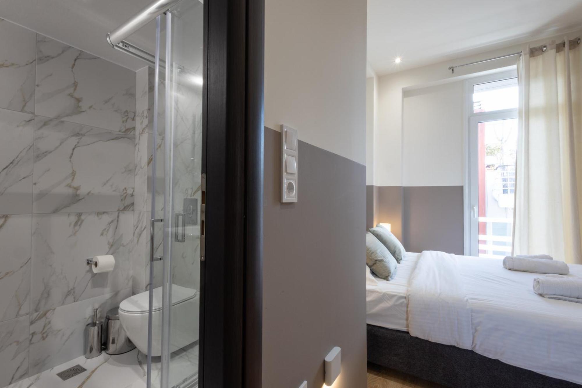 Luxurious 3-Bedroom Seaside Retreat Fully Renovated In 2025 Athén Kültér fotó